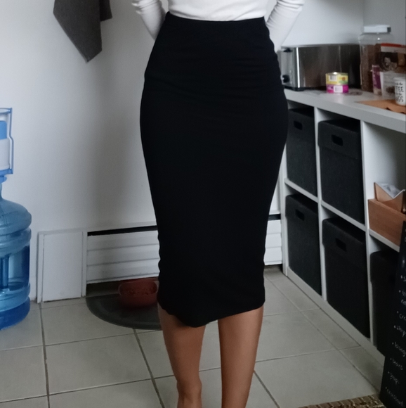 FREE w/$20 Purchase; Black Stretchy Bodycon Midi Skirt, Size Small - Picture 2 of 8